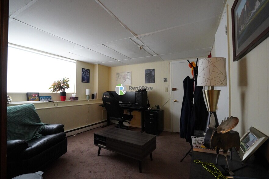 Primary Photo - 216c South St