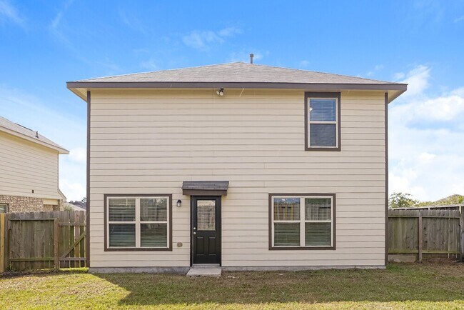 Building Photo - 8005 Wayside Village Way