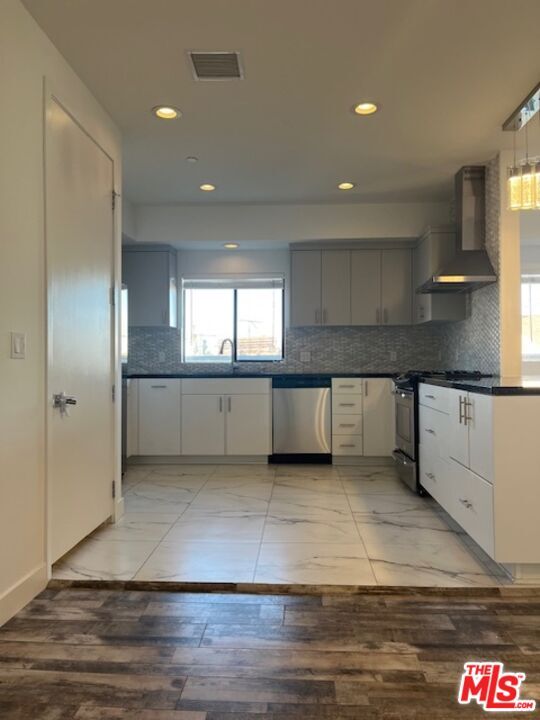 Building Photo - 1445 S Fairfax Ave