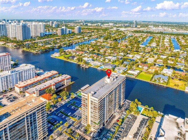 Building Photo - 2017 S Ocean Dr