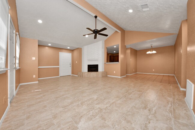 Building Photo - 16425 Monte Carlo Ln