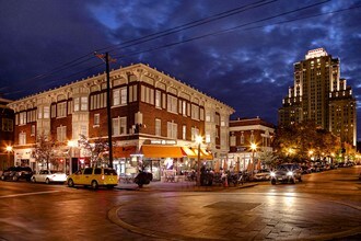 Building Photo - Argyle