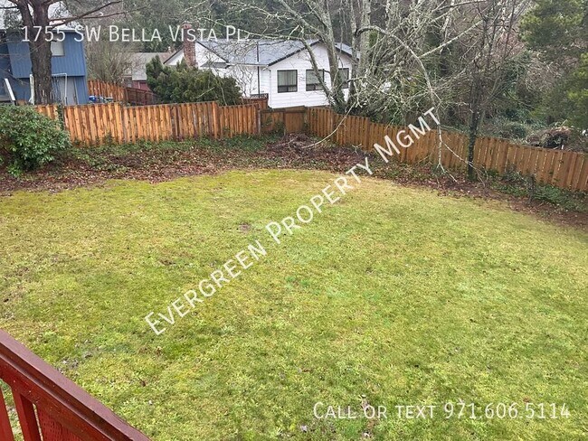 Building Photo - 3BR/2BA Open Floor Plan Kitchen Home- Spac...