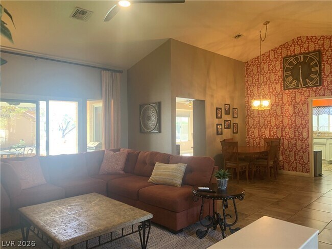 Building Photo - 2924 Crown Ridge Dr