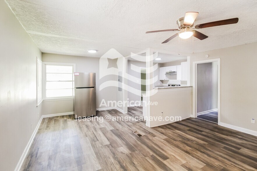 Building Photo - 4231 Searcy St