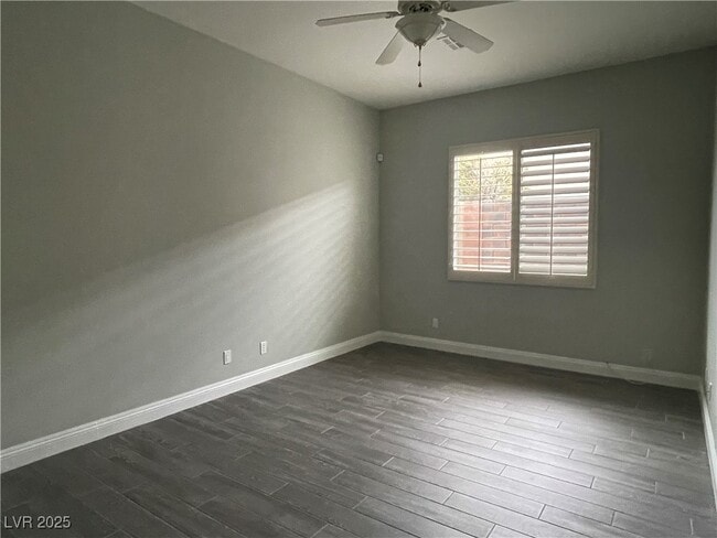 Building Photo - 10468 Garden Light Dr
