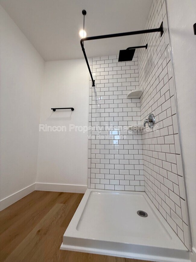 Building Photo - 607 Lemon Way