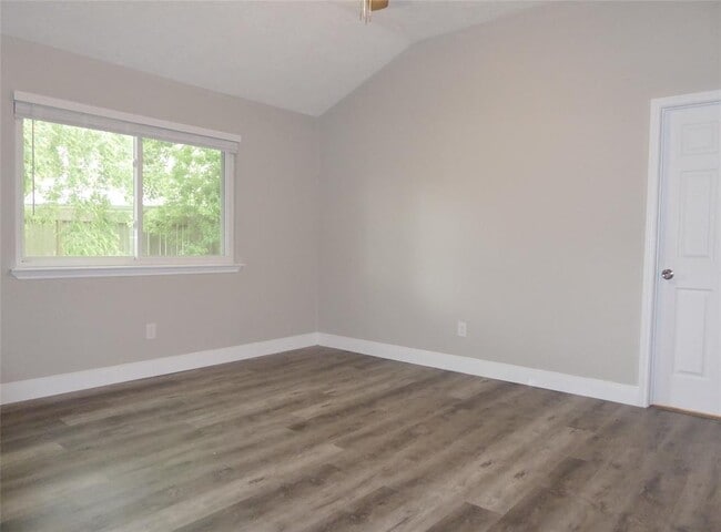 Building Photo - 8126 Glorieta Dr