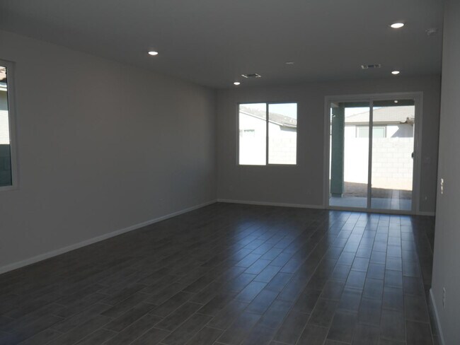 Building Photo - 18156 W Daley Ln