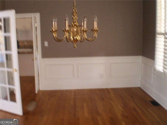 Building Photo - 1510 Maplewood Ct