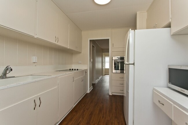 Building Photo - 4 BD 2.5 BA w/ Large Driveway & Yard