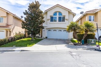 Building Photo - 4 Bedroom Home in The Promenade at La Costa!