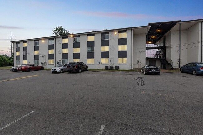 Building Photo - 914 Winthorne Dr