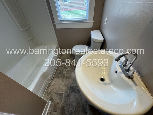 Building Photo - 2519 St Charles Ave SW