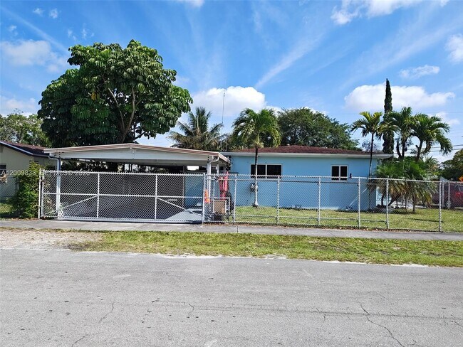 Building Photo - 11412 NW 11th Ave