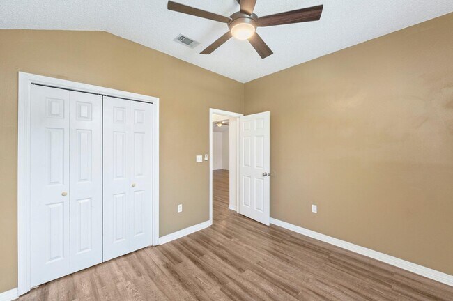 Building Photo - 2803 Wilson Ln