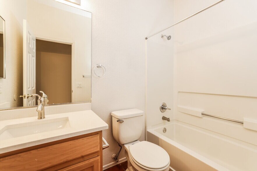 Building Photo - 10833 S Camino San Clemente