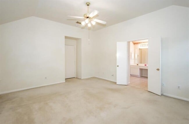 Building Photo - 15903 Timber Chase Dr