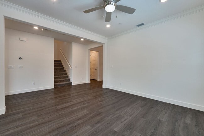 Building Photo - Luxury 5 Bedroom Home in Serrano – Spaciou...