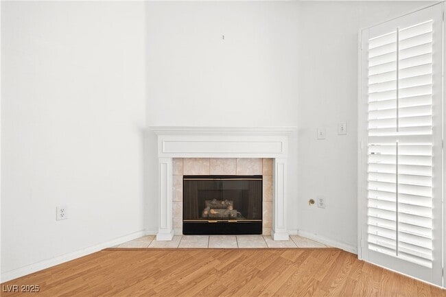 Building Photo - 855 N Stephanie St