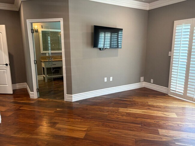 Building Photo - Spectacular-Remodeled 4-Bedroom Home with Pool, Spa, + 600 sqft Bonus Space in lovely Sylmar neig...