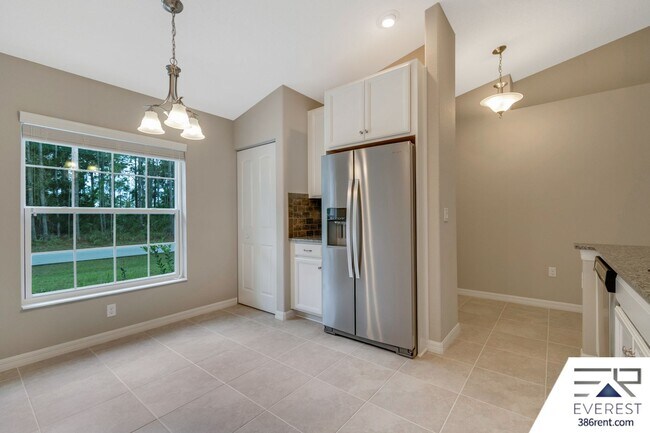 Building Photo - FULLY FENCED 4/3/2 IN DESIRABLE SEMINOLE WOODS