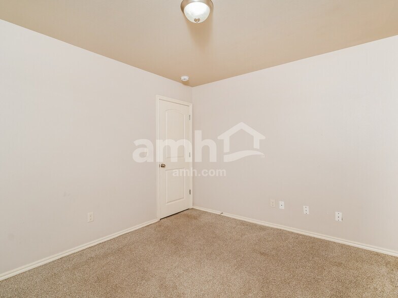 Building Photo - 13413 E 43rd St S