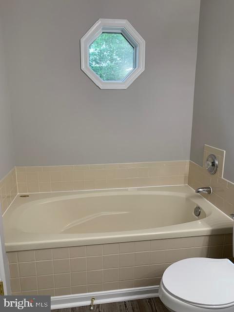 Building Photo - 8717 Forest Glen Cir