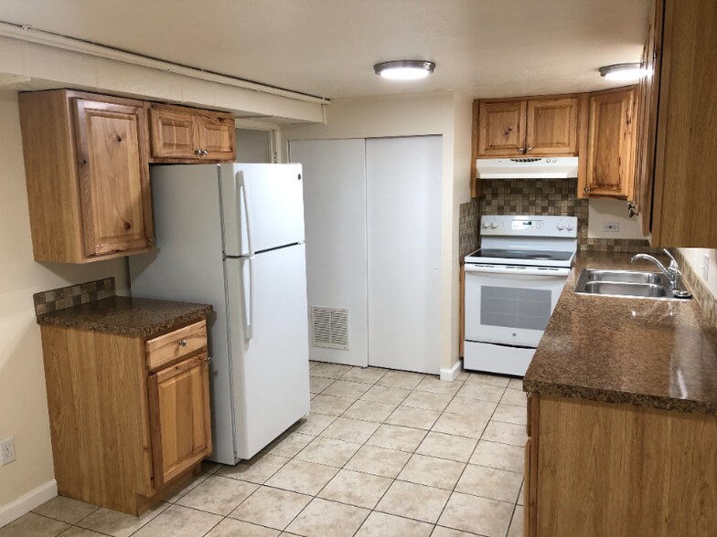 Building Photo - 1015 Roosevelt Ave