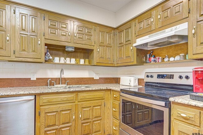 Building Photo - 16744 Overland Stage Dr