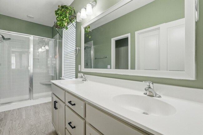 Building Photo - Magnolia Hill Home For Lease in Richmond Hill