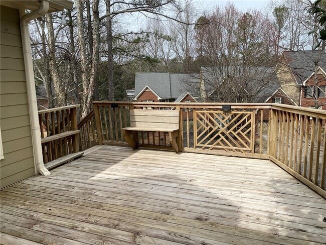 Building Photo - 7155 Roswell Rd