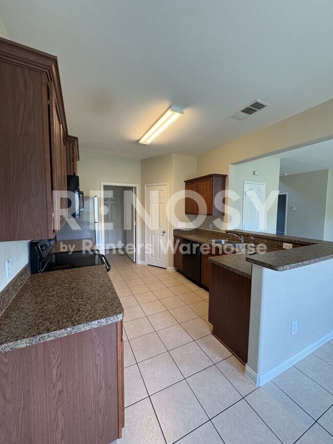 Building Photo - 1806 Sable Wood Dr