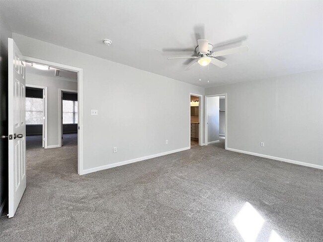 Building Photo - 120 Low Ridge Rd
