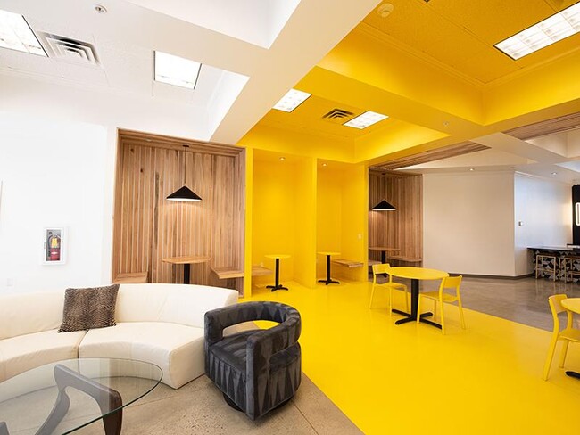 Clubhouse - Oslo Murray