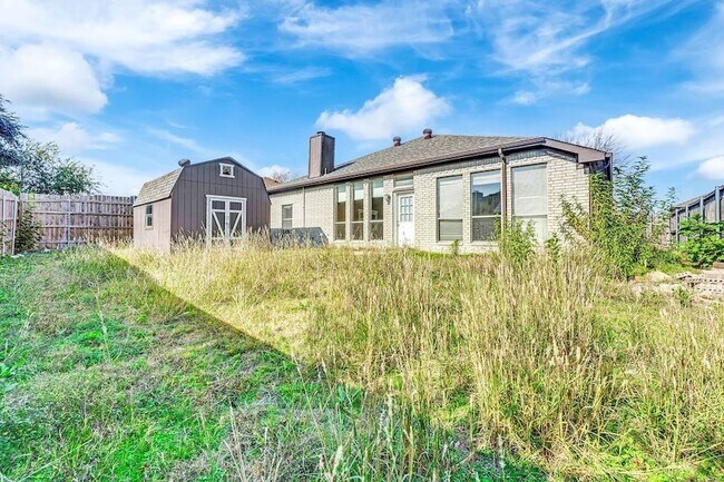 Building Photo - 1708 Windcastle Dr