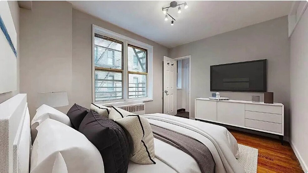 Building Photo - 161 Stanton St