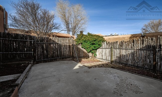 Building Photo - Santa Fe Charm on Camino Capitan