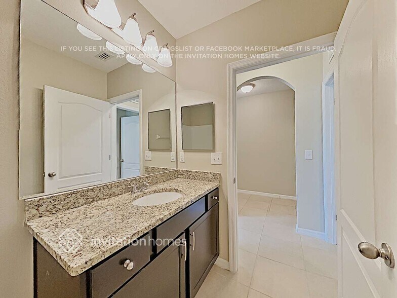 Building Photo - 15449 Trinity Fall Way