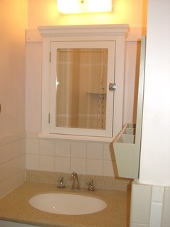 Bath/Fully Tiled - 638 Gilcrest Rd