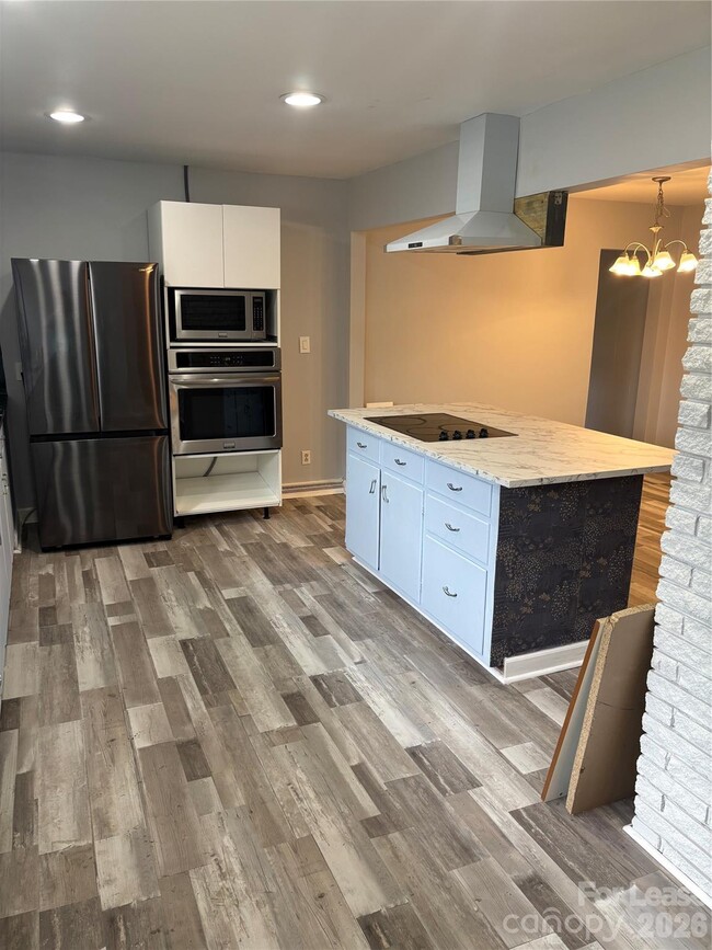 Building Photo - 6225 Branch Hill Cir