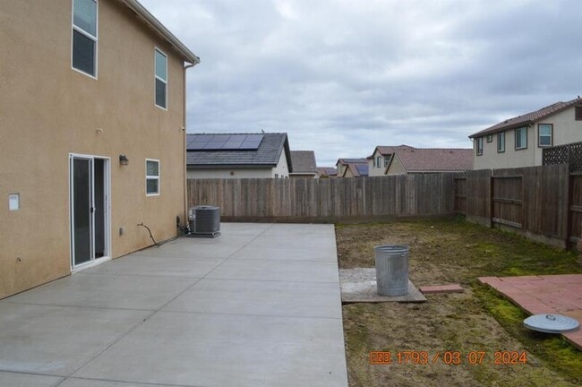 Building Photo - 1663 Thistle Ln