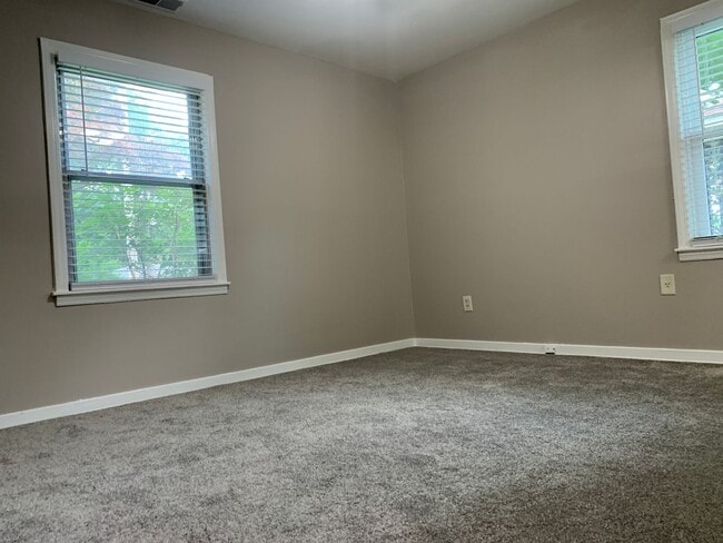 Building Photo - Under repair