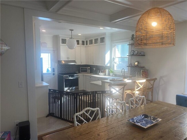 Building Photo - 27 Mann Ave