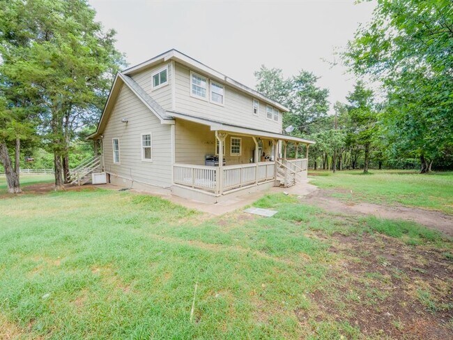 Building Photo - 625 Waugh Way
