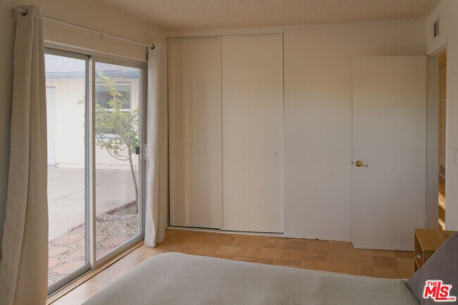 Building Photo - 22736 Cantlay St