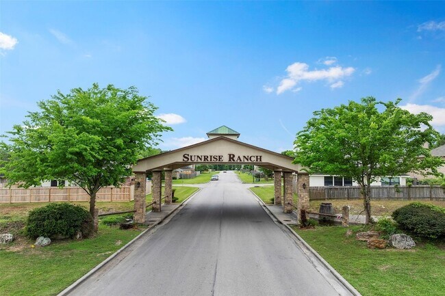 Building Photo - 18401 Sunrise Oaks Ct