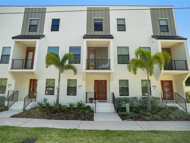 Building Photo - 3038 W Napoleon Ave