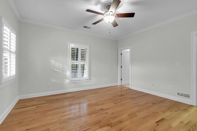 Building Photo - 612 Daggett St