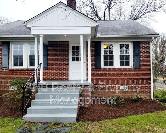 Building Photo - 122 Markham St